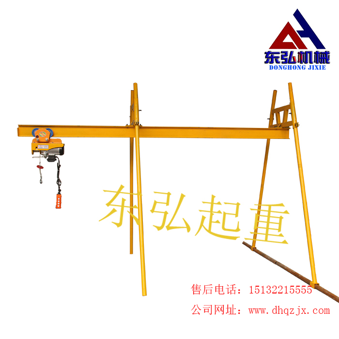 东弘起重,随着吊运机面世后受到各行各业的广泛使用,现如今各大吊运机起重设备厂家已经进入了白热化的竞争局面,这时候各大厂商为了在这场战争中站住脚跟,吊运机跟差异化发展战略规划是离不开的