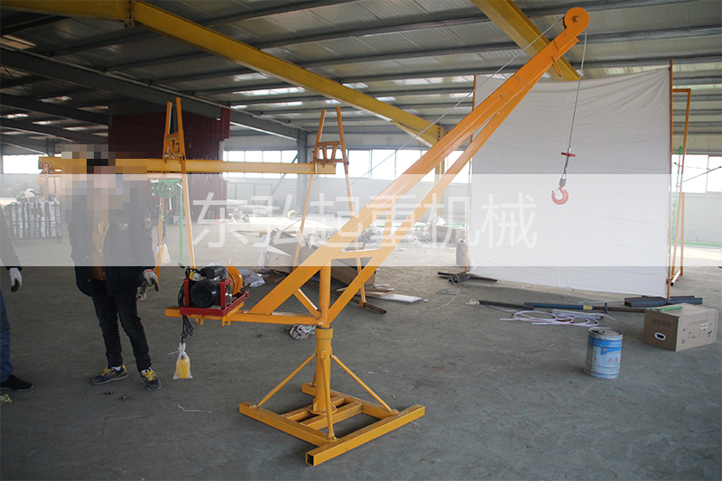 室外吊运机